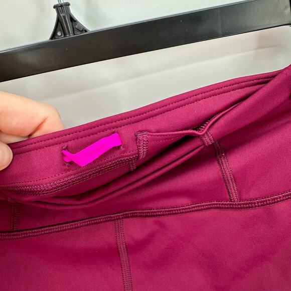 ATHLETA Plum Contender Capri Active Leggings // XS - Picture 10 of 11